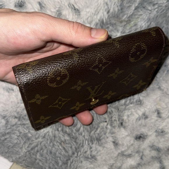 Men’s Or Women’s Louis Vuitton Super clean and Rare Vintage piece! Preloved 9/10 - Picture 16 of 17